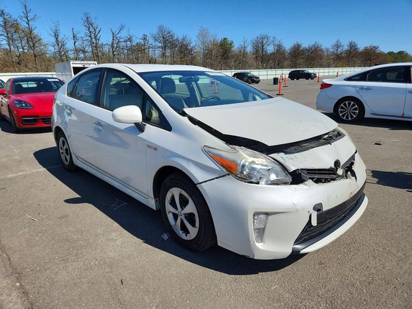 2015 TOYOTA PRIUS