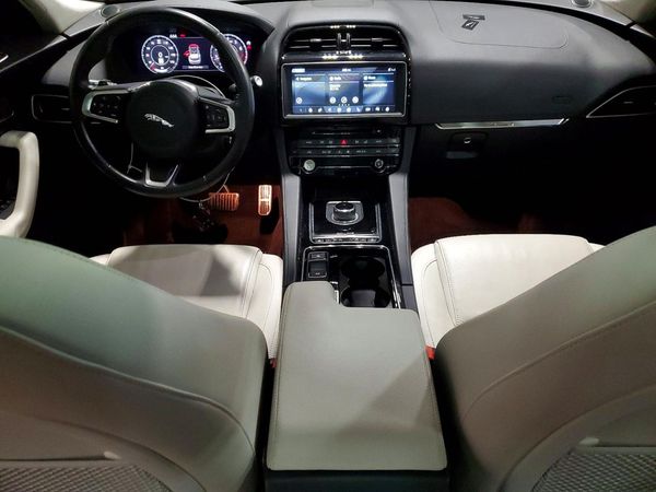 2019 JAGUAR F-PACE Prestige