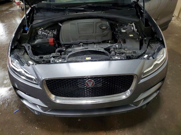 2019 JAGUAR F-PACE Prestige