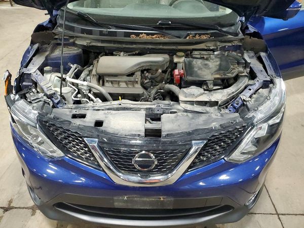 2018 NISSAN ROGUE SPORT — Engine bay