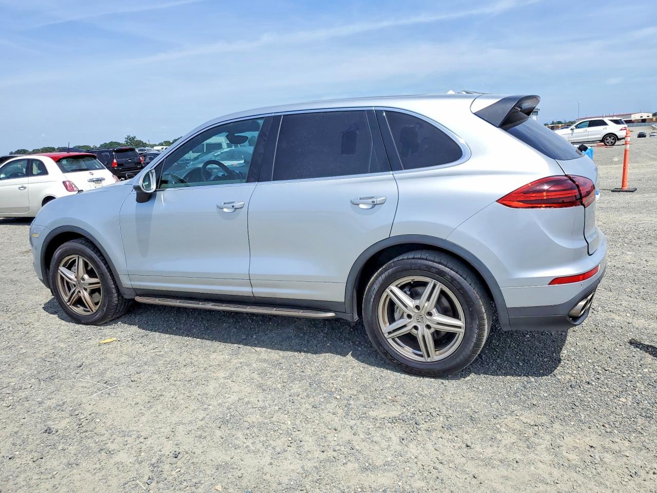 2015 PORSCHE CAYENNE