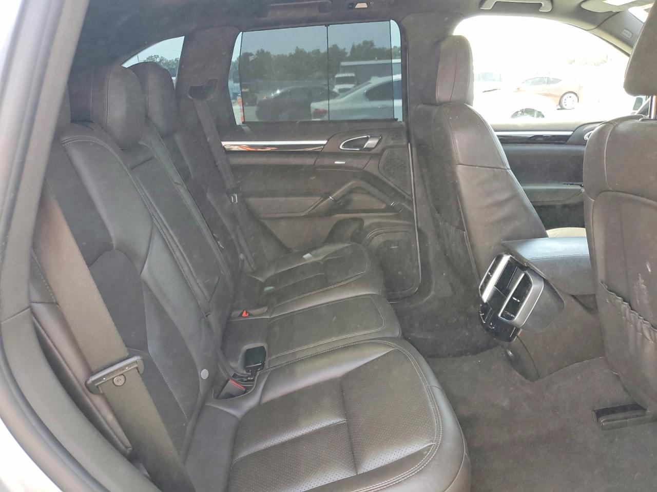 2015 PORSCHE CAYENNE