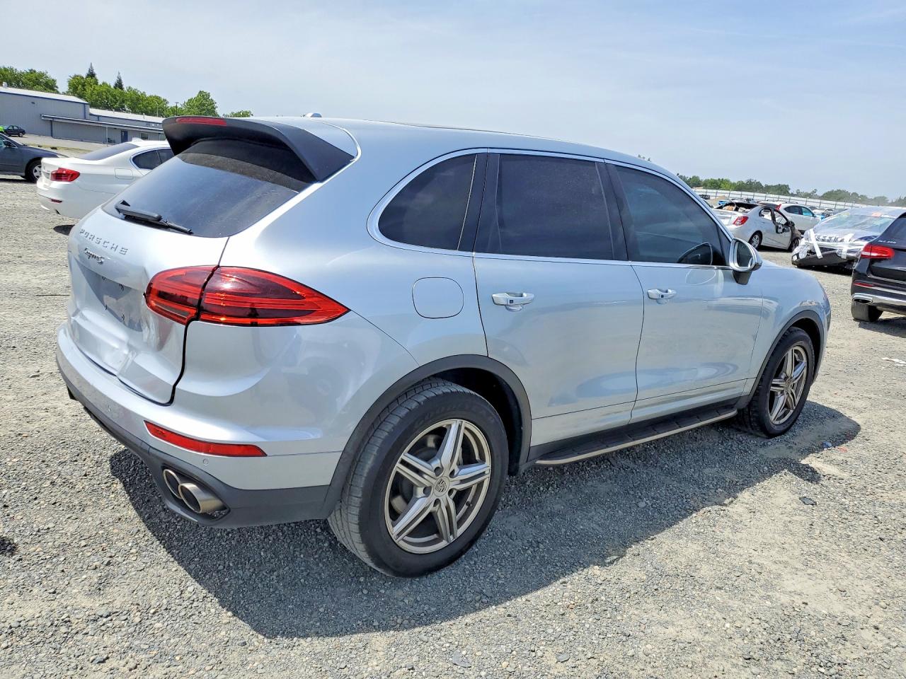 2015 PORSCHE CAYENNE
