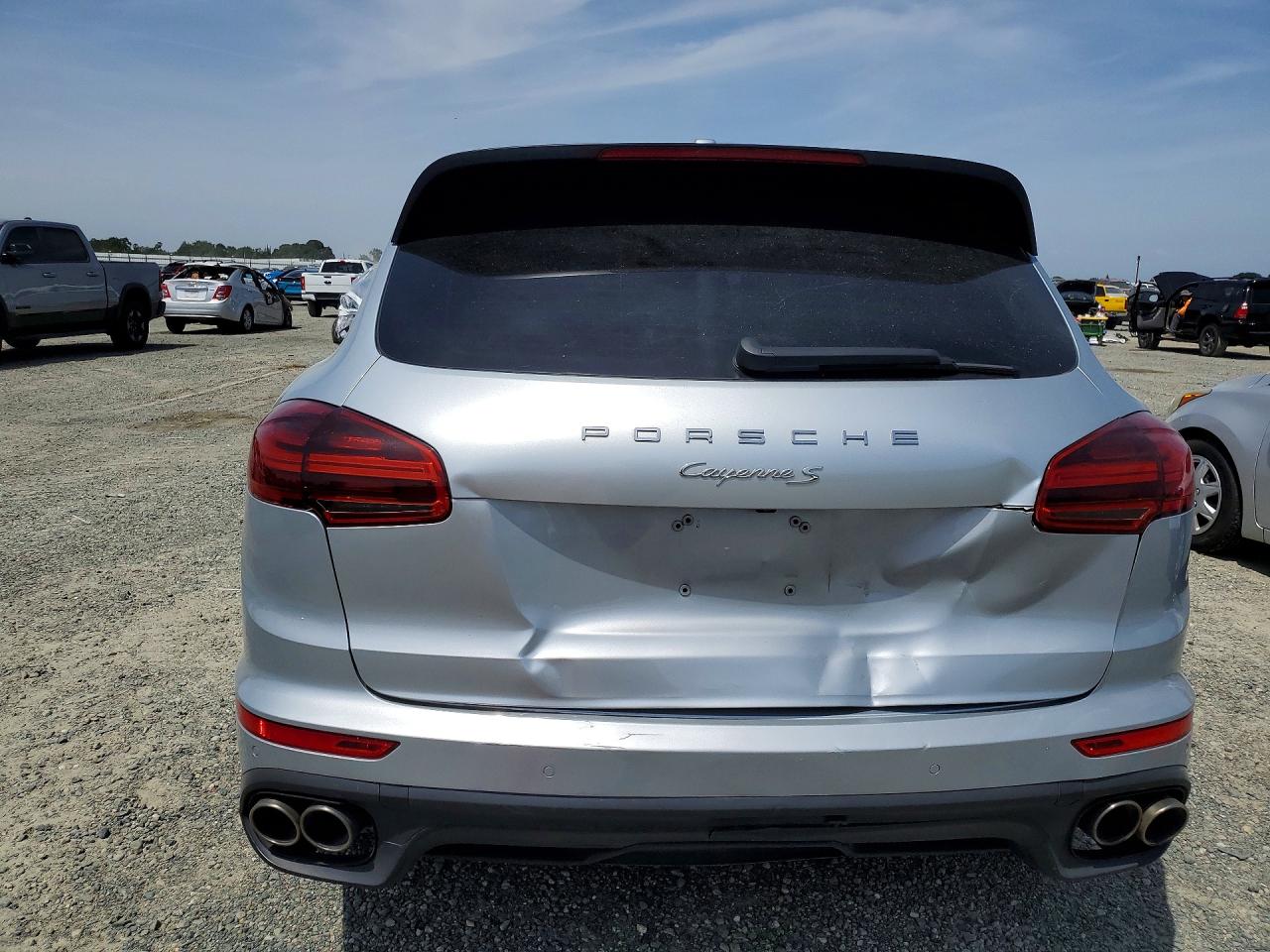 2015 PORSCHE CAYENNE