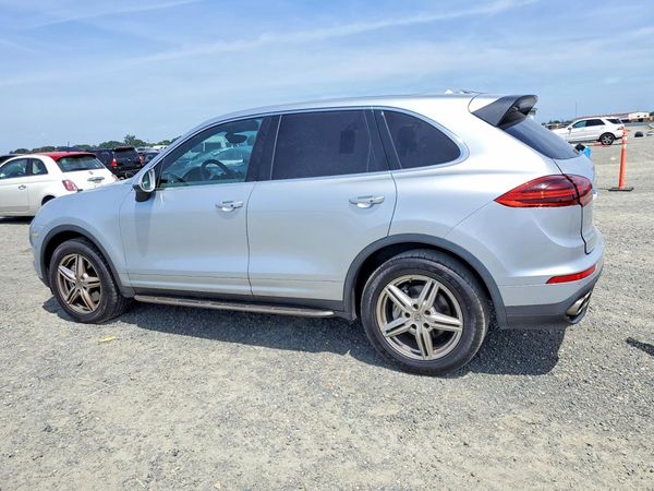 2015 PORSCHE CAYENNE