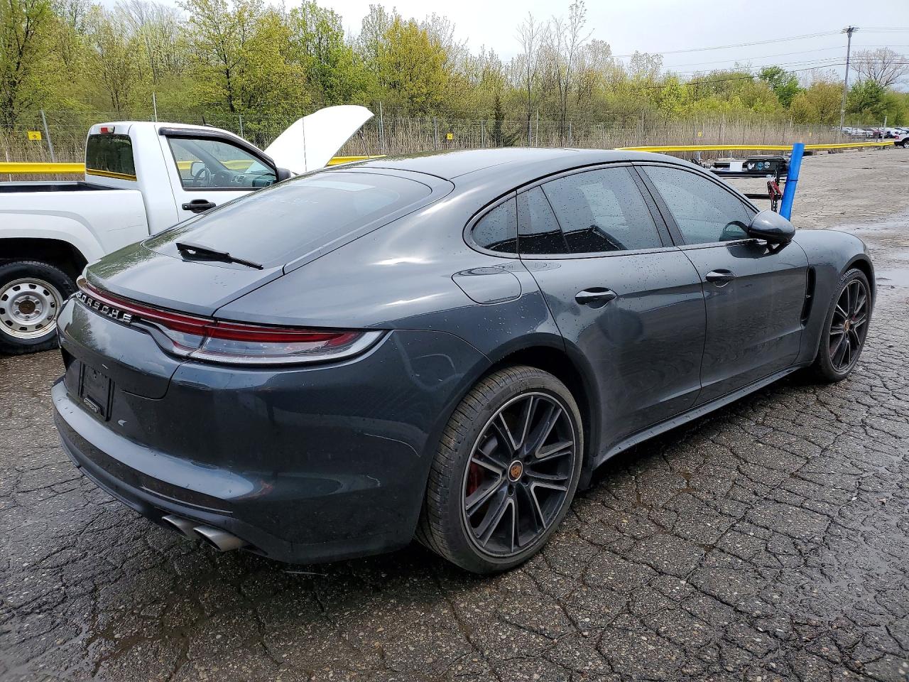 2022 PORSCHE PANAMERA