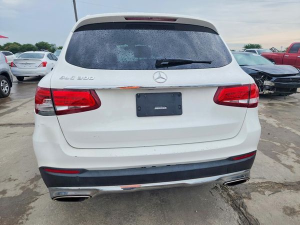 2019 MERCEDES-BENZ GLC GLC300