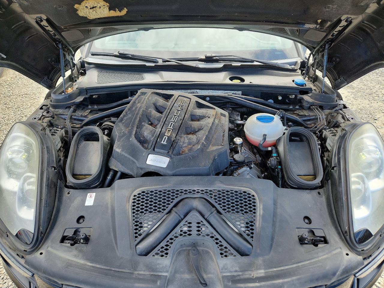 2016 PORSCHE MACAN