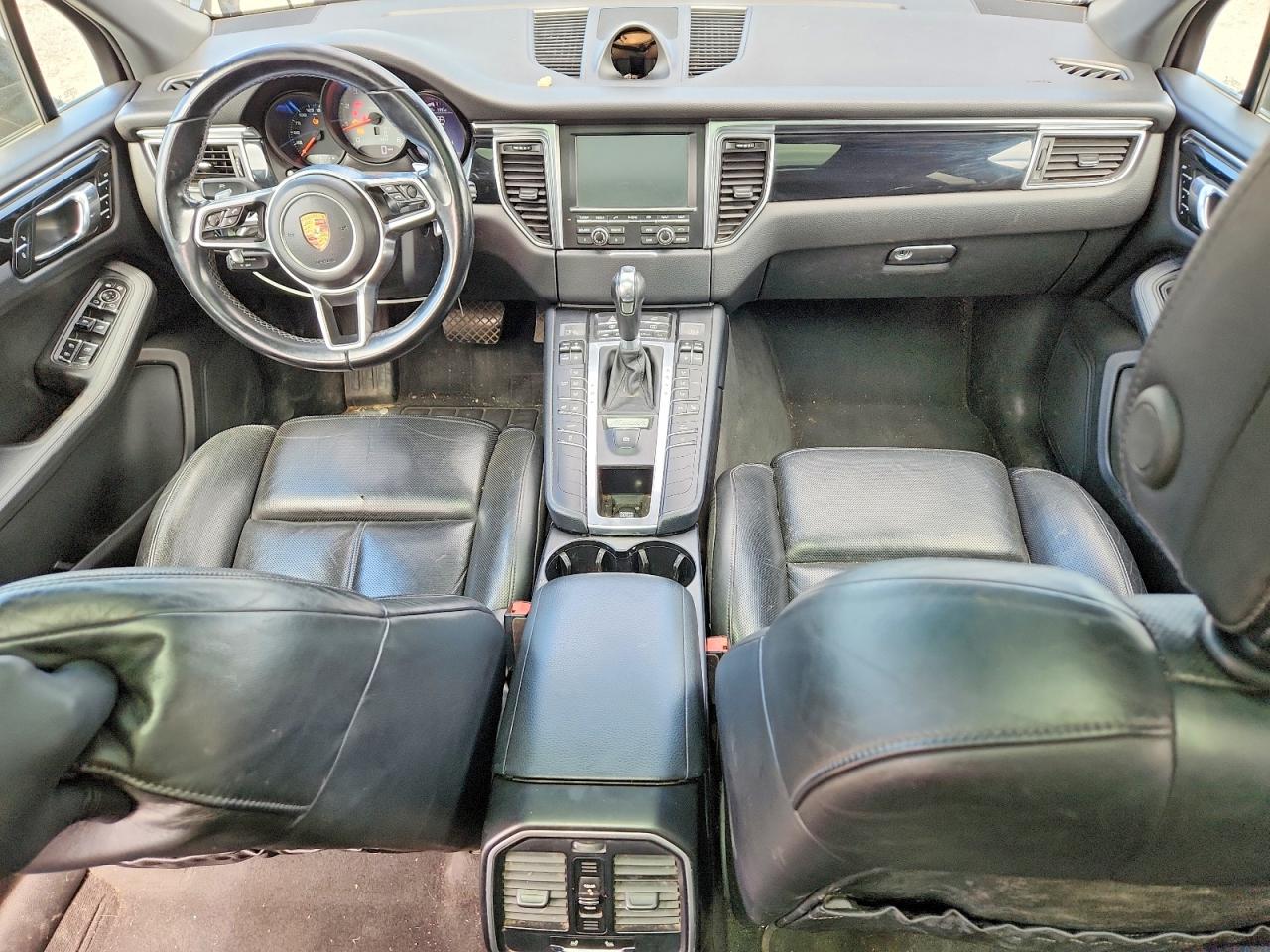 2016 PORSCHE MACAN