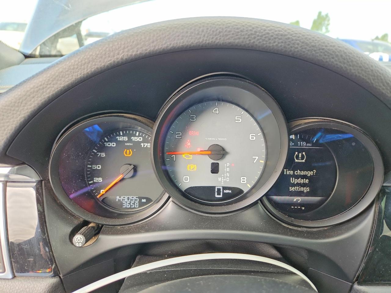 2016 PORSCHE MACAN