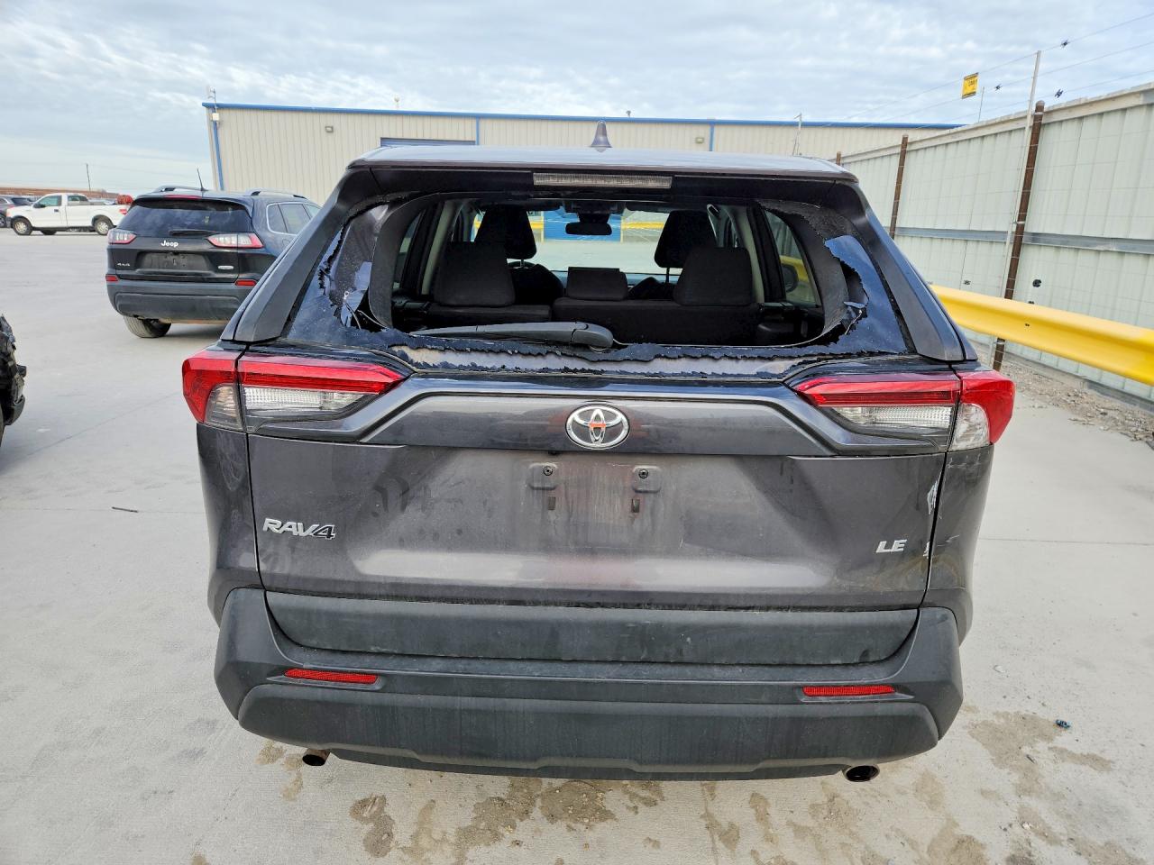 2022 TOYOTA RAV4 LE