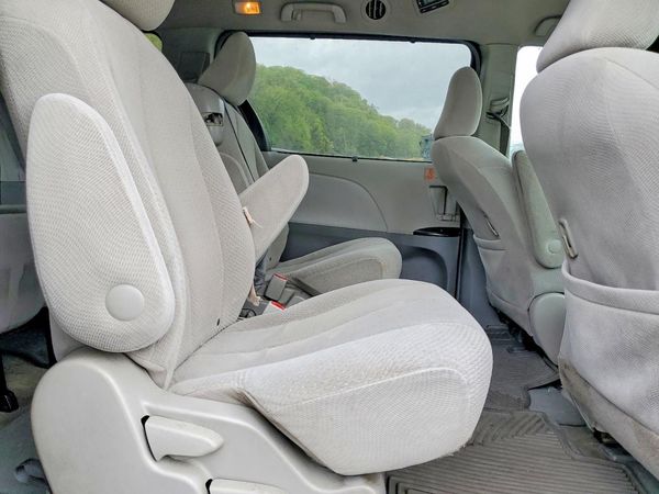 2013 TOYOTA SIENNA