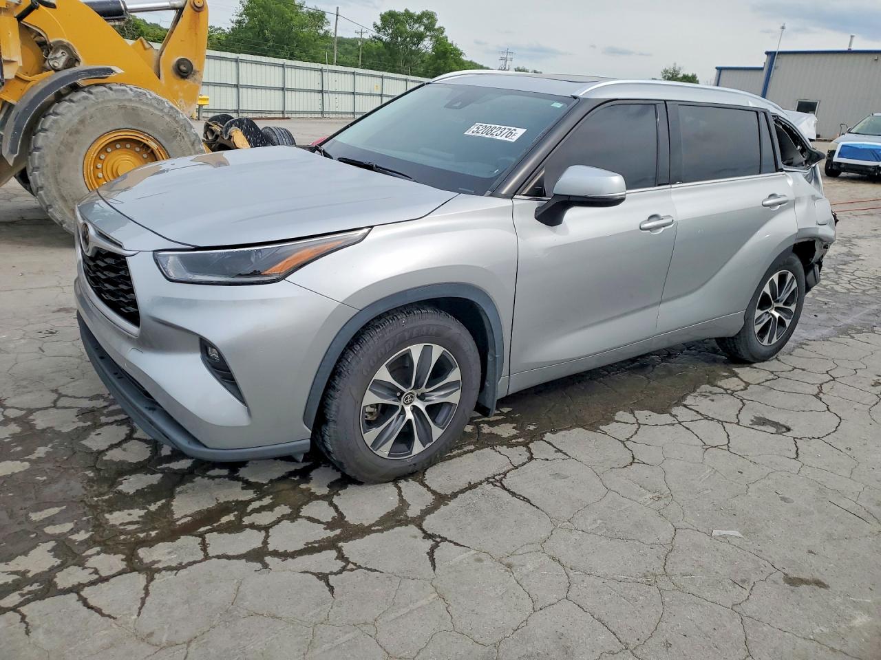 2021 TOYOTA HIGHLANDER XLE Nav