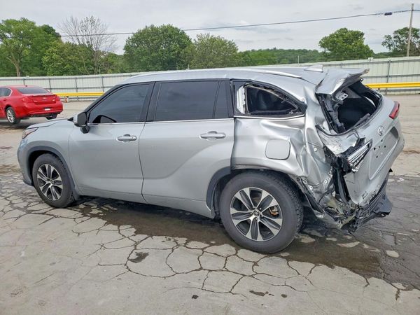 2021 TOYOTA HIGHLANDER XLE Nav