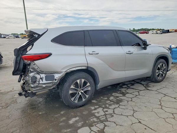 2021 TOYOTA HIGHLANDER XLE Nav