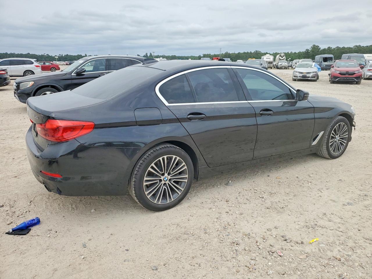 2020 BMW 530