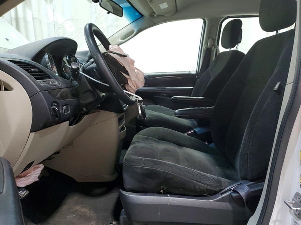 2015 DODGE GRAND CARAVAN SE — DENT