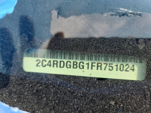 2015 DODGE GRAND CARAVAN SE — VINS