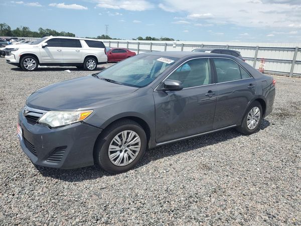 2014 TOYOTA CAMRY