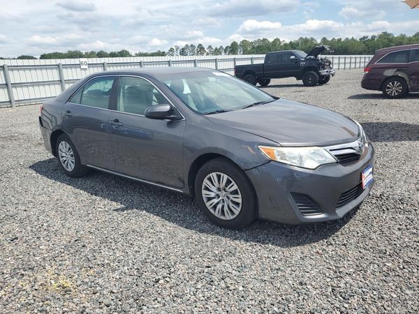 2014 TOYOTA CAMRY