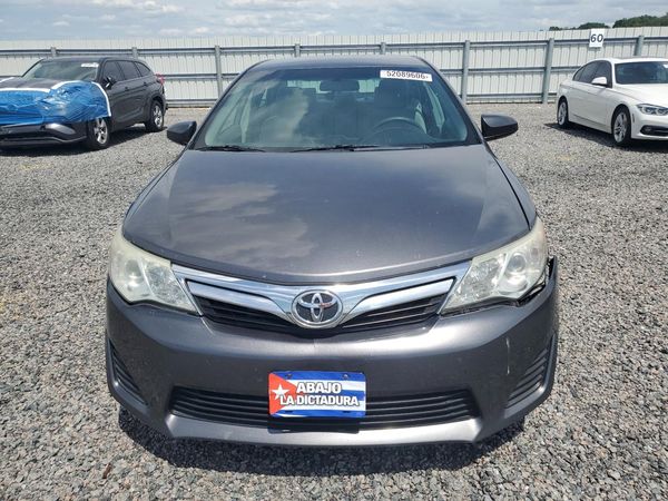 2014 TOYOTA CAMRY