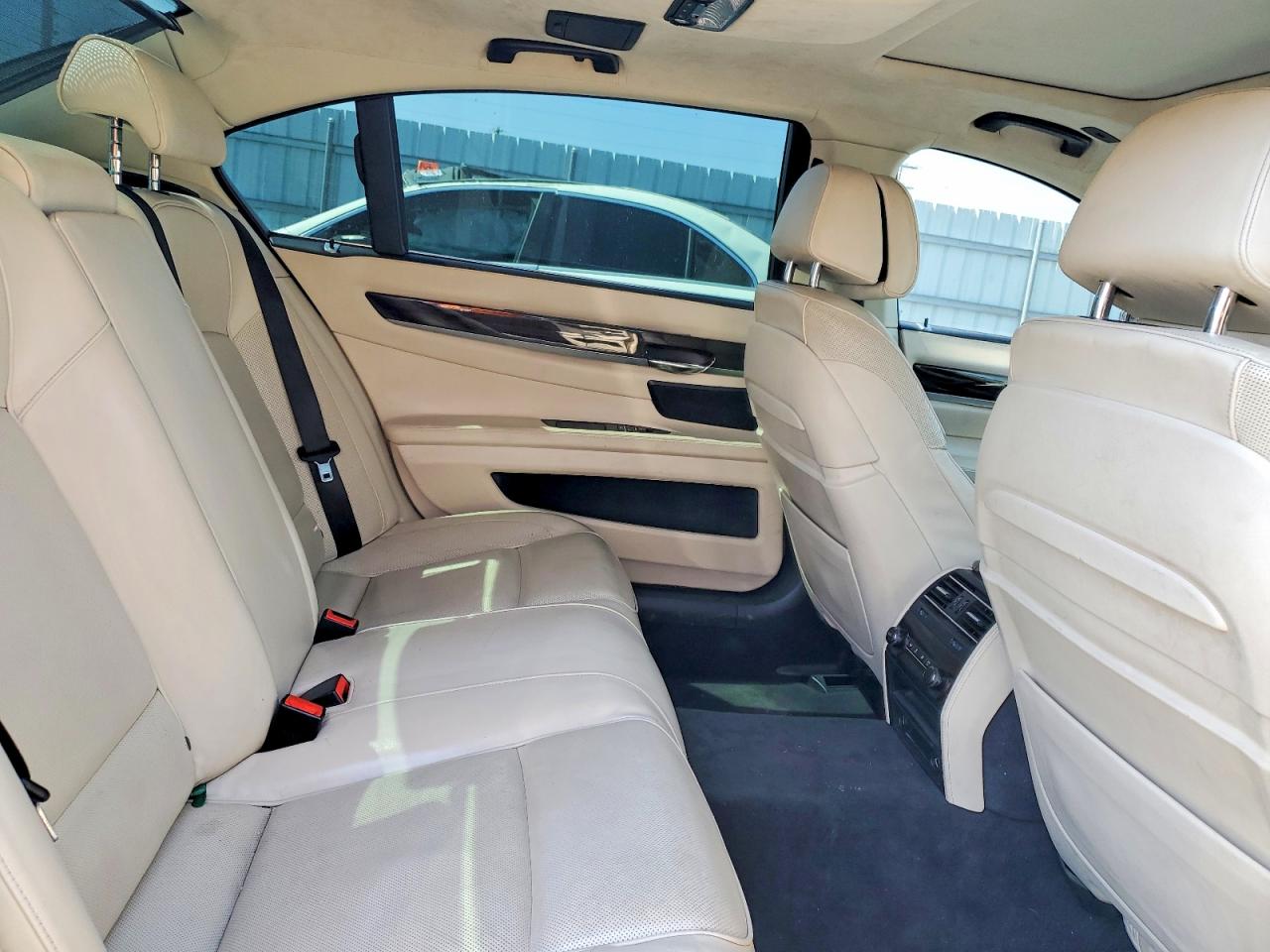 2015 BMW 750