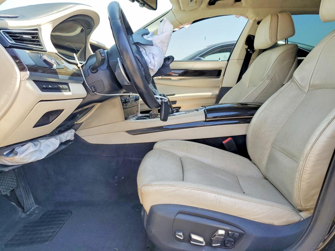 2015 BMW 750