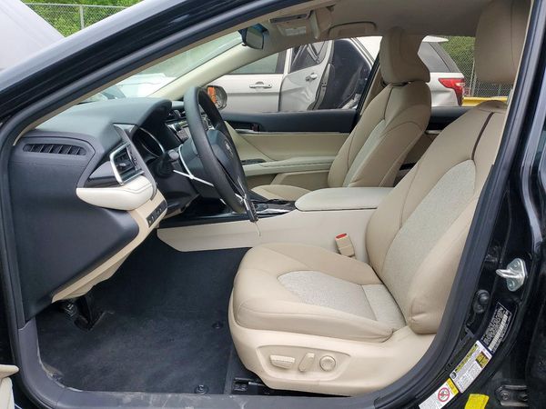 2018 TOYOTA CAMRY