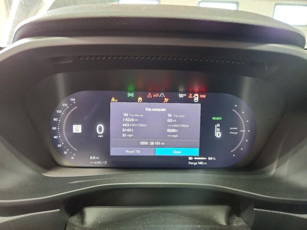 2023 VOLVO XC40