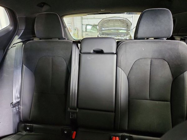 2023 VOLVO XC40