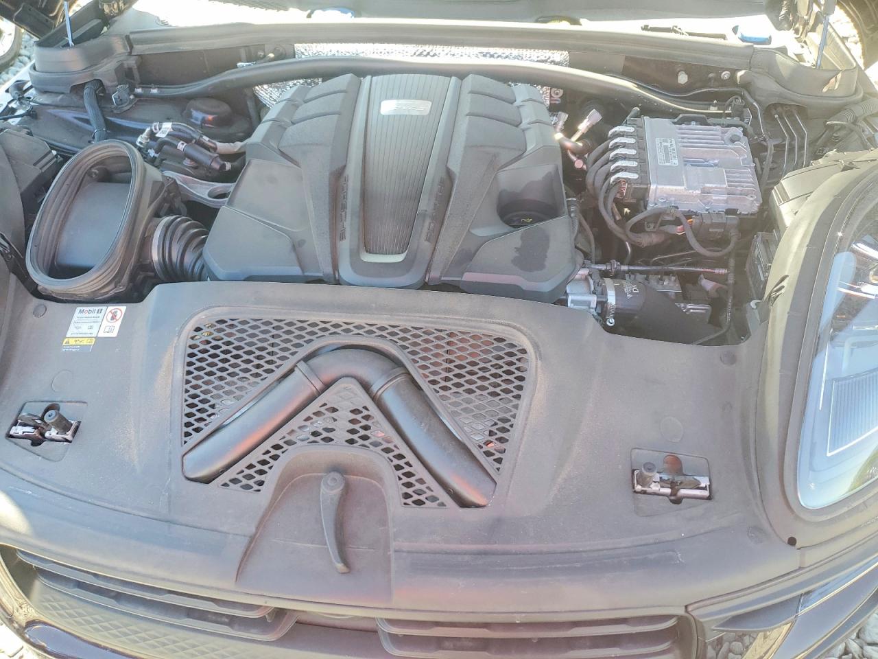 2023 PORSCHE MACAN