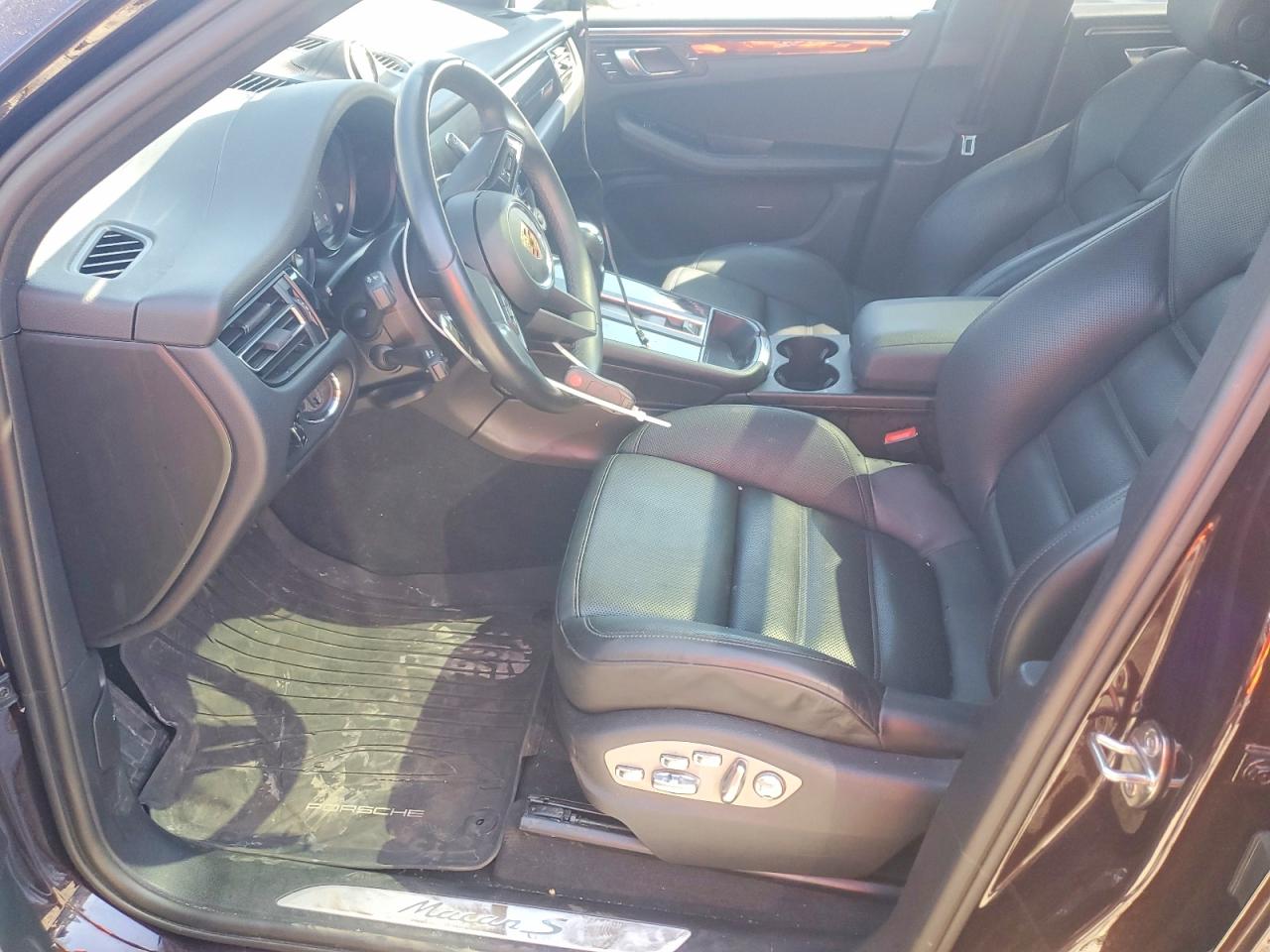 2023 PORSCHE MACAN