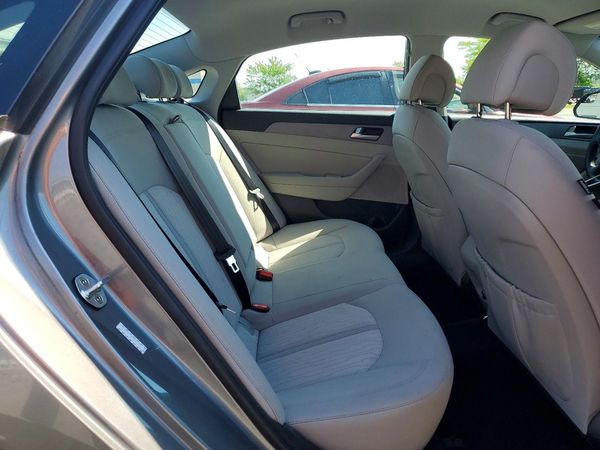 2017 HYUNDAI SONATA SE