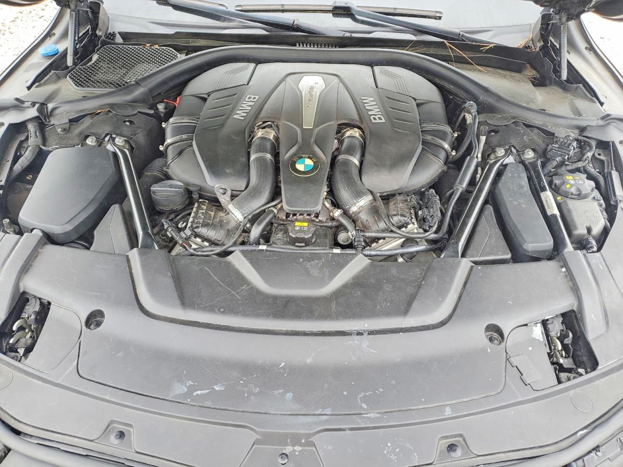 2016 BMW 750 xDrive