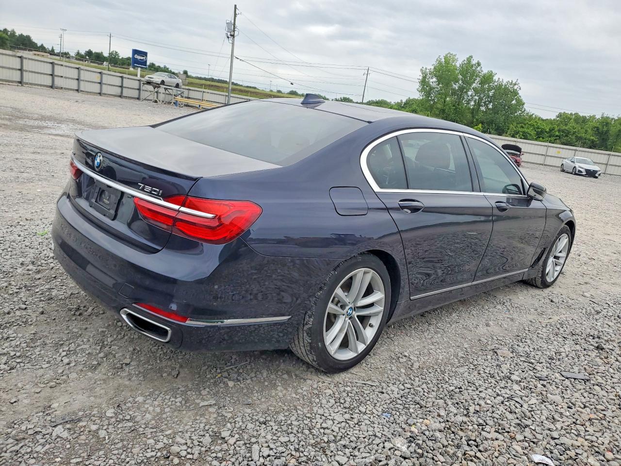 2016 BMW 750 xDrive