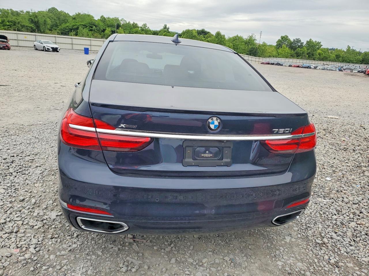 2016 BMW 750 xDrive