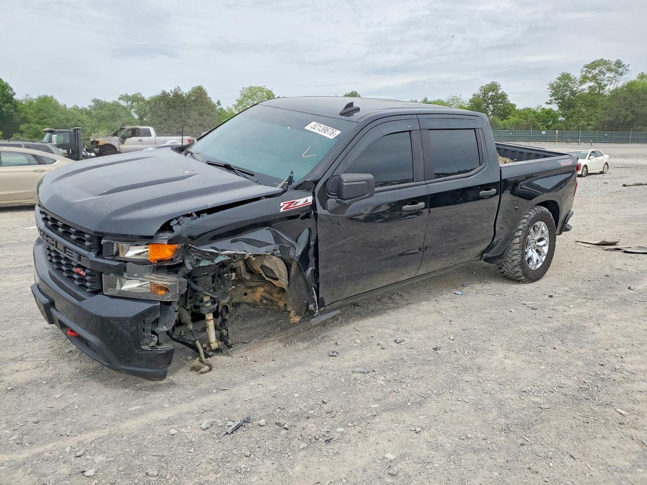 2021 CHEVROLET SILVERADO Trail Boss Custom — Front 3/4