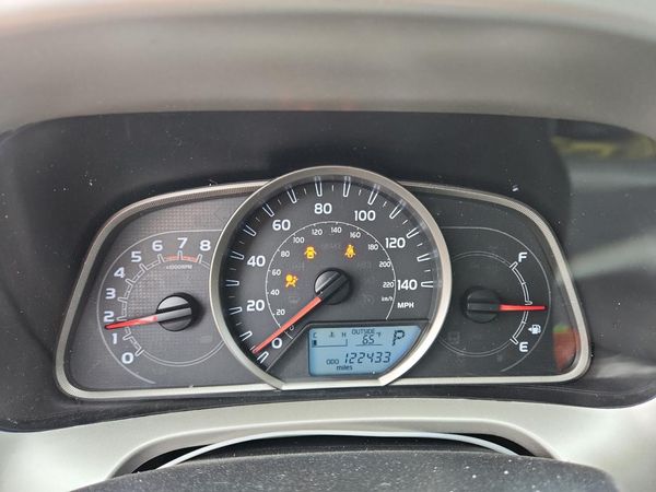 2015 TOYOTA RAV4 XLE (M Grade)