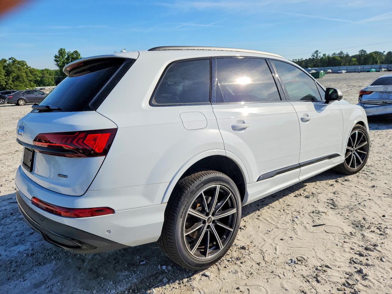 2024 AUDI Q7 quattro Premium Plus