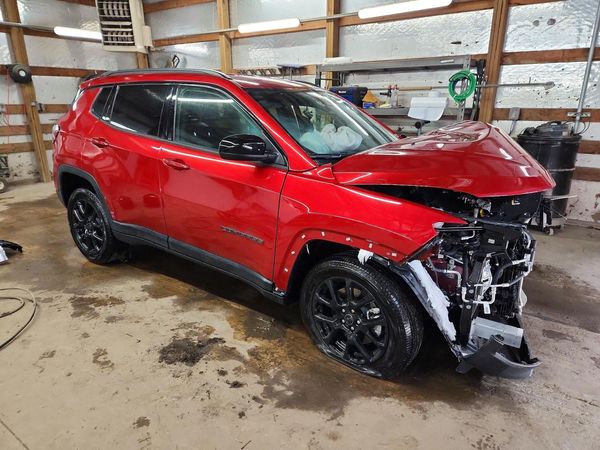 2026 JEEP COMPASS Latitude/North — Passenger 3/4