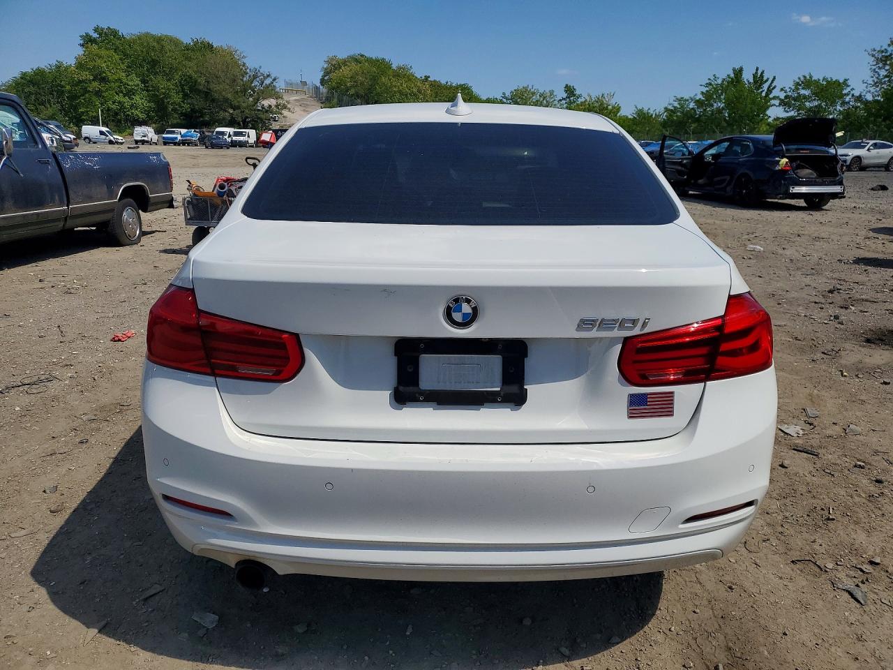 2018 BMW 320