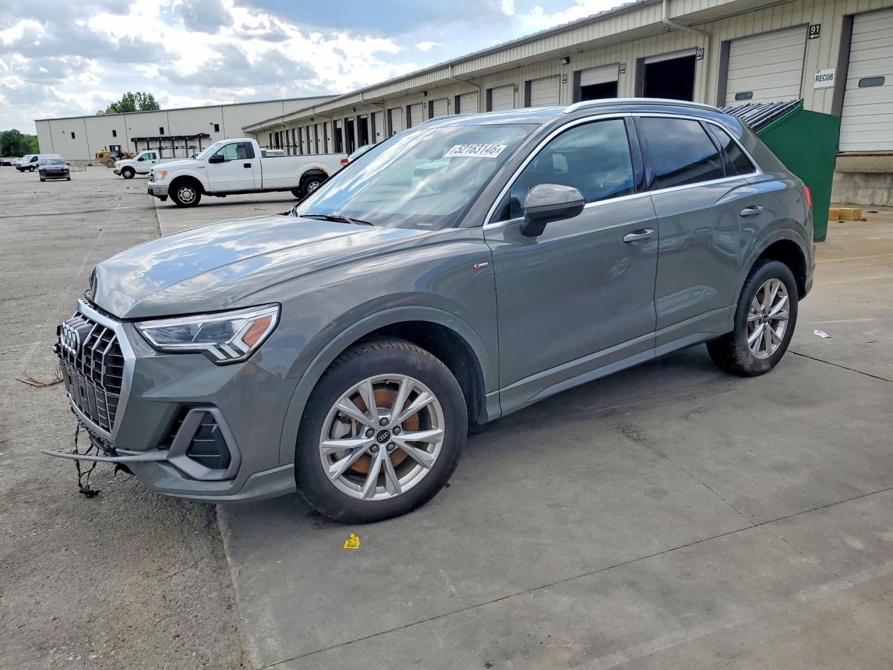 2025 AUDI Q3 S Line quattro Premium