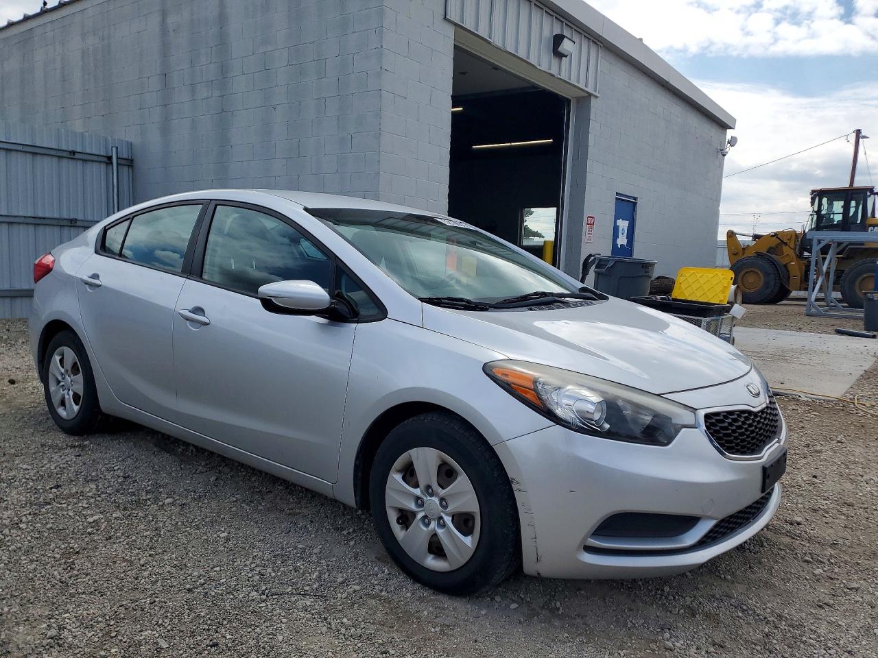 2016 KIA FORTE GL (Middle-Low Grade)