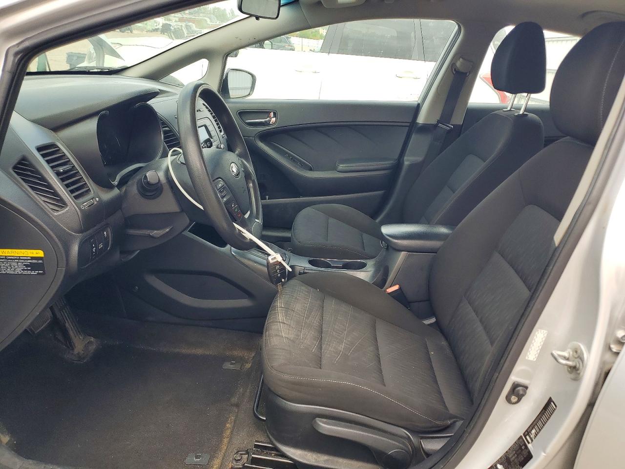 2016 KIA FORTE GL (Middle-Low Grade)