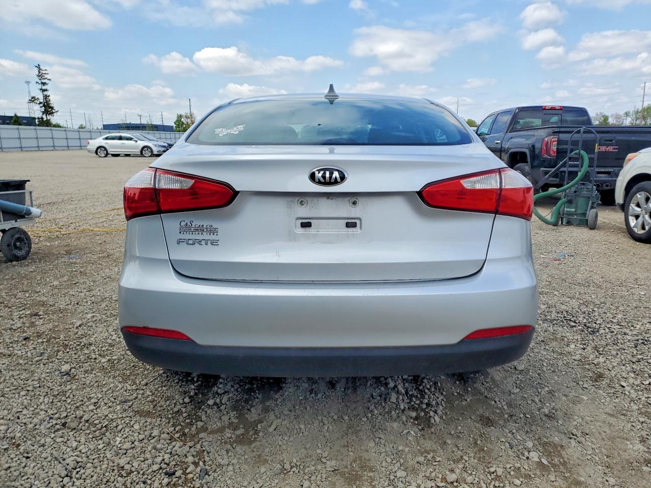 2016 KIA FORTE GL (Middle-Low Grade)