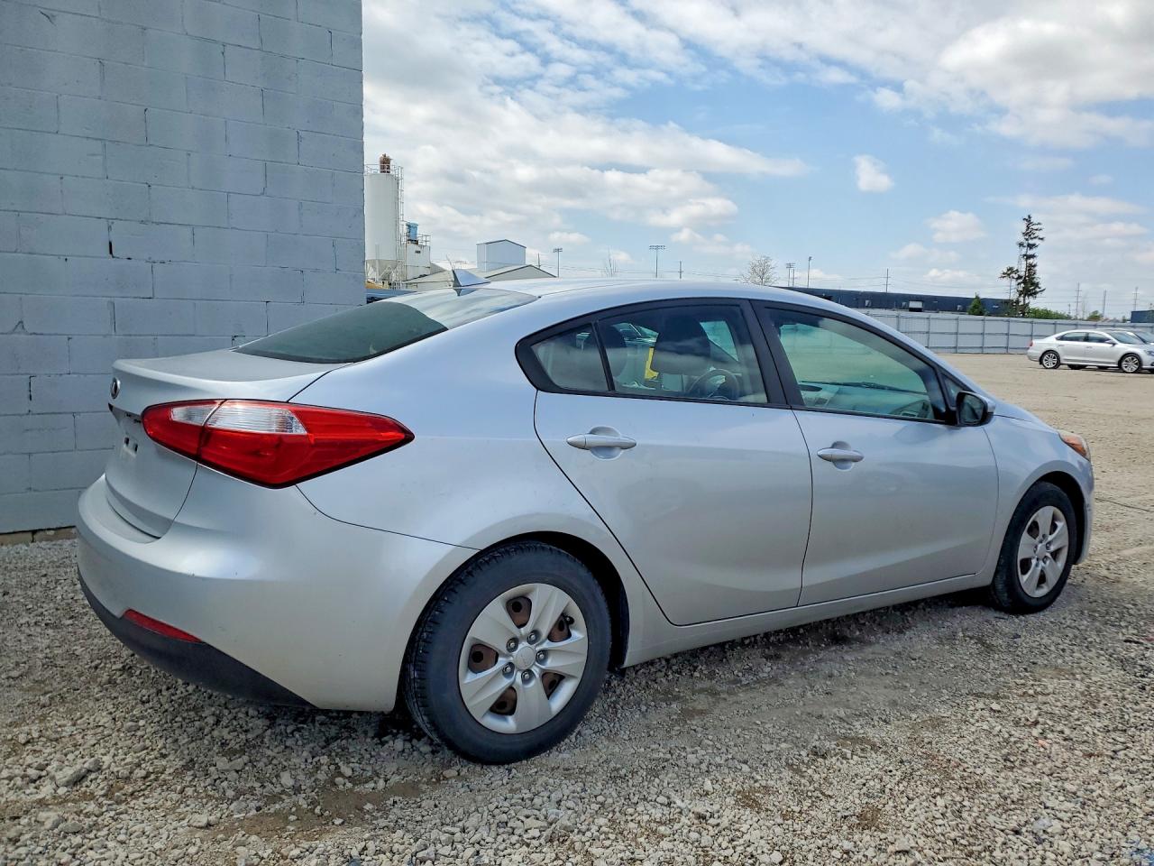 2016 KIA FORTE GL (Middle-Low Grade)