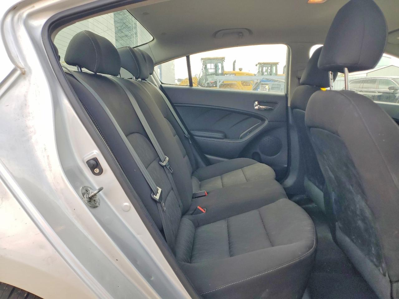 2016 KIA FORTE GL (Middle-Low Grade)