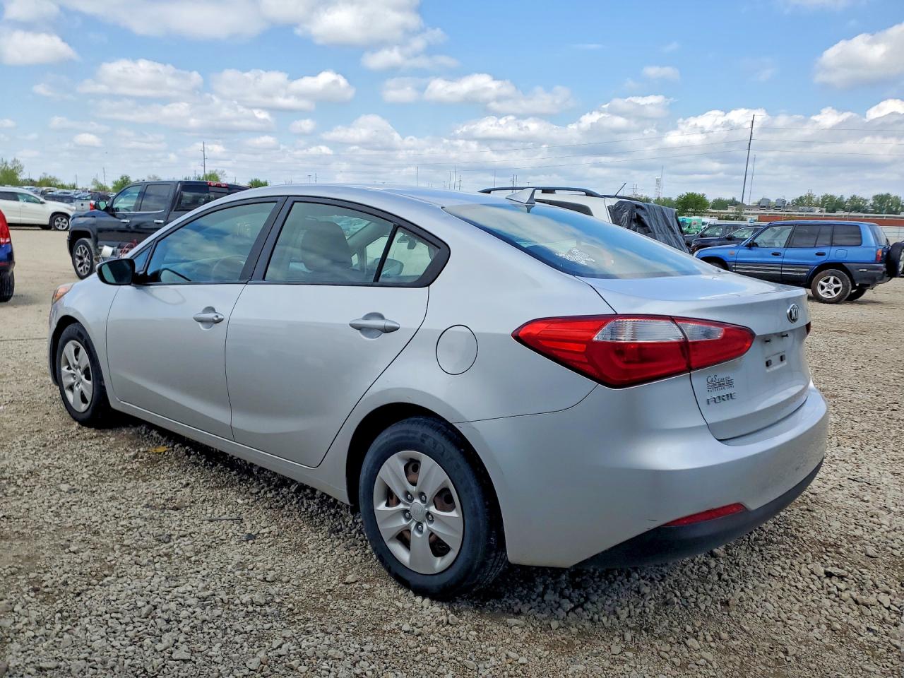 2016 KIA FORTE GL (Middle-Low Grade)