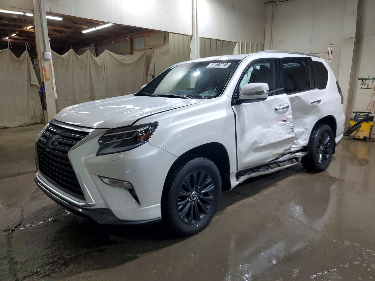 2023 LEXUS GX 460 Premium