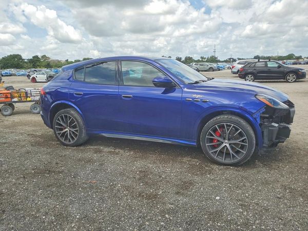 2023 MASERATI GRECALE